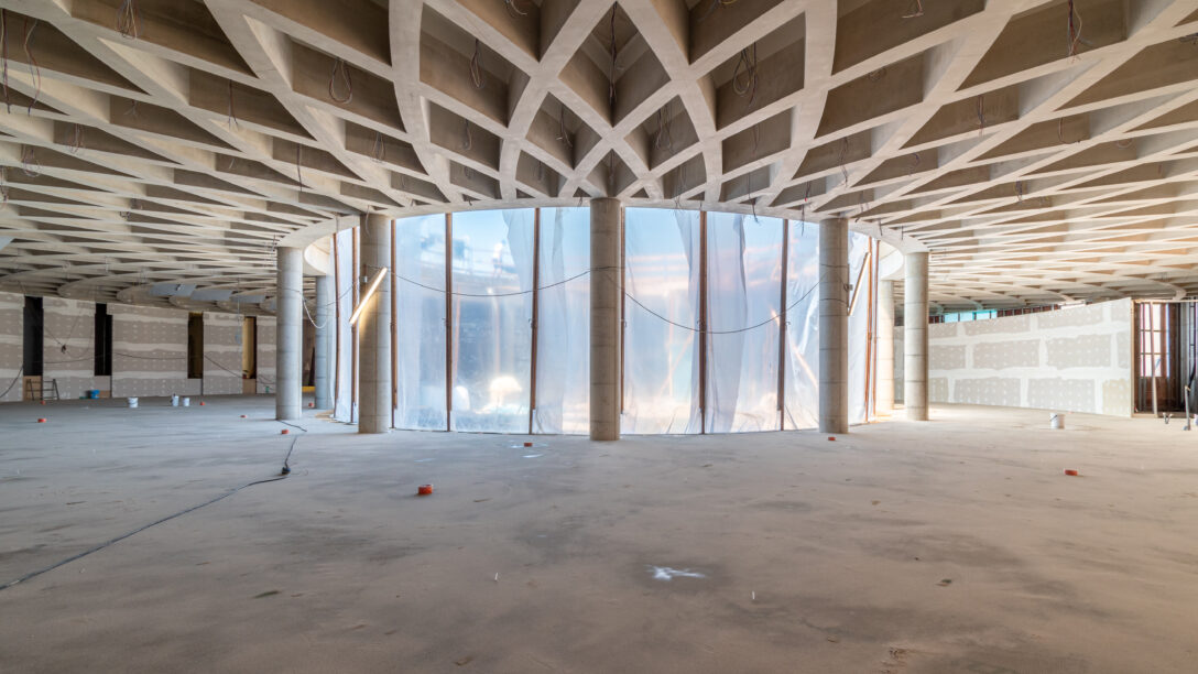 Plancher de cave à caissons ou à poutres transversales de forme circulaire, réalisé avec un coffrage Arbloc